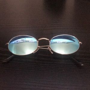 Oval sunglasses